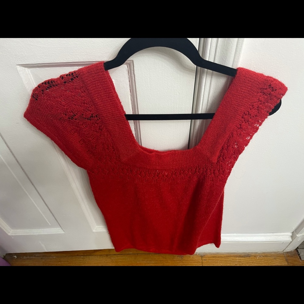 Sleeveless Sweater top